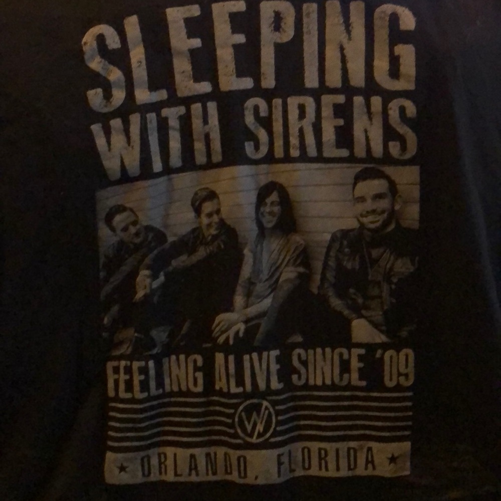 Sleeping With Sirens shirt.